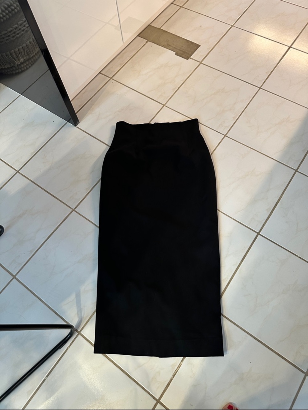 Women's Black High-Waist Pencil Skirt - Sleek Office Essential